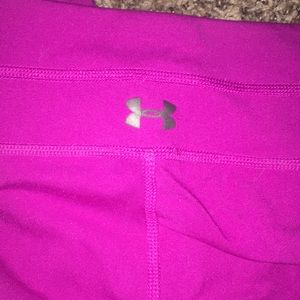 Women’s medium pink under armor Capri yoga pants